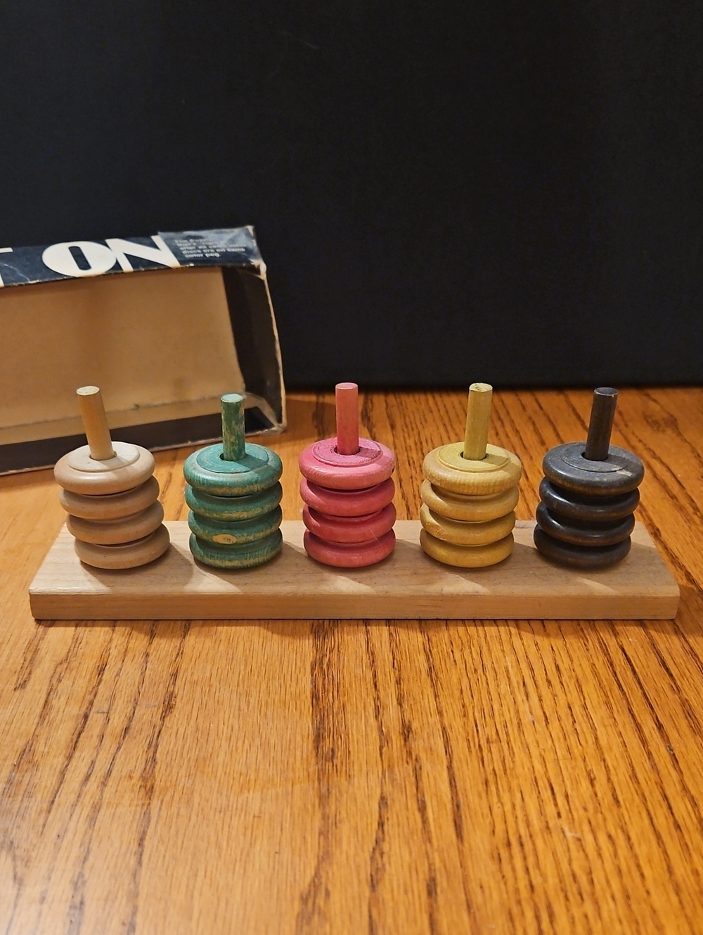 RIGHT ON - Vintage Puzzle Game